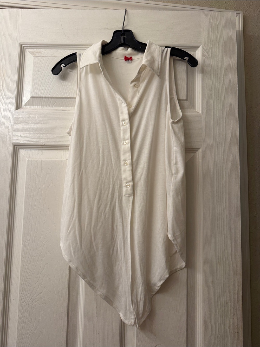 Sleeveless Button-Front Collared Women's Top in White